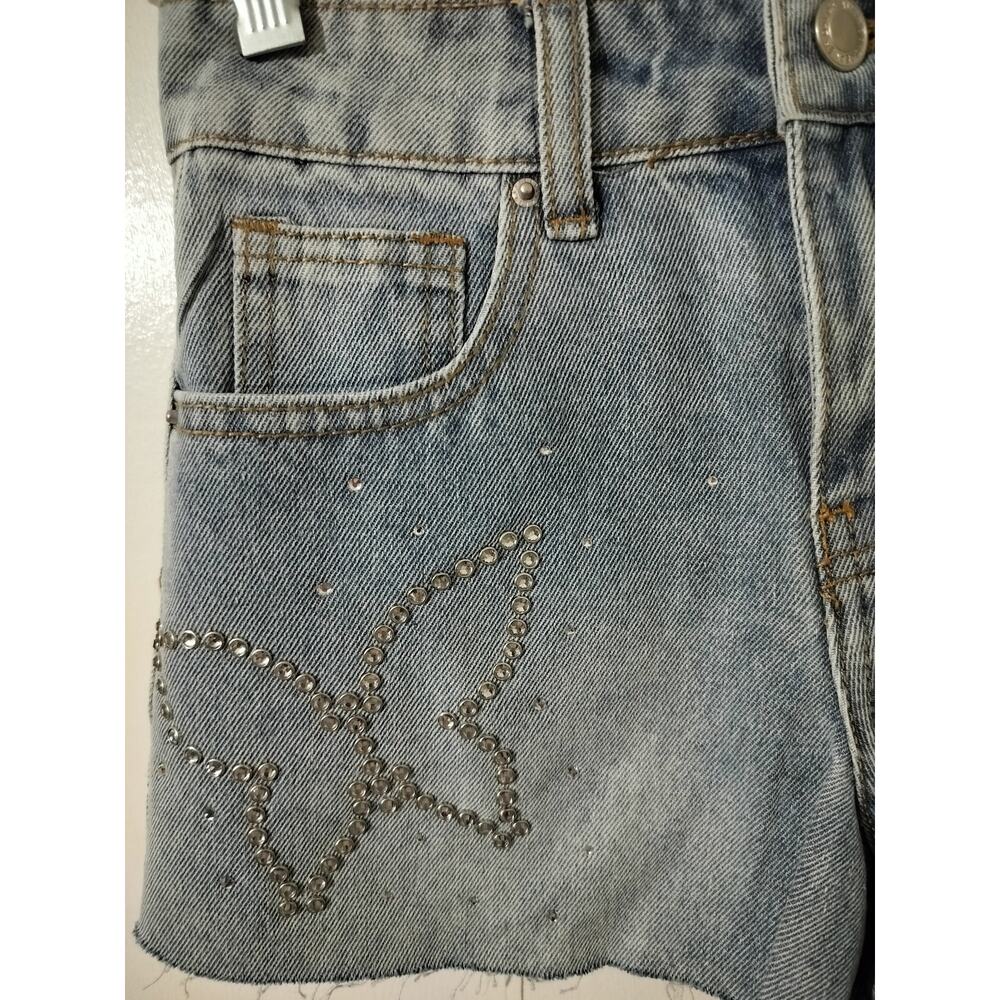 6014)Daydreamer Lightwash Denim Butterfly Rhinestone Jean Shorts Sz 00-23 Waist - Picture 3 of 7